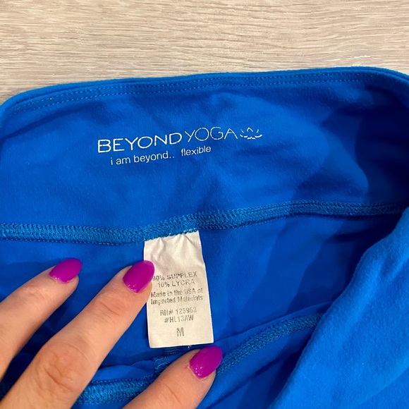 Beyond Yoga Ruched Gathered Crop Legging - Picture 6 of 6